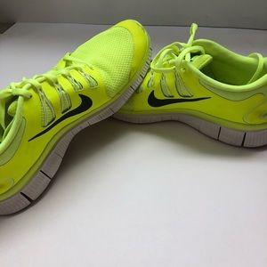 Men’s neon sneakers